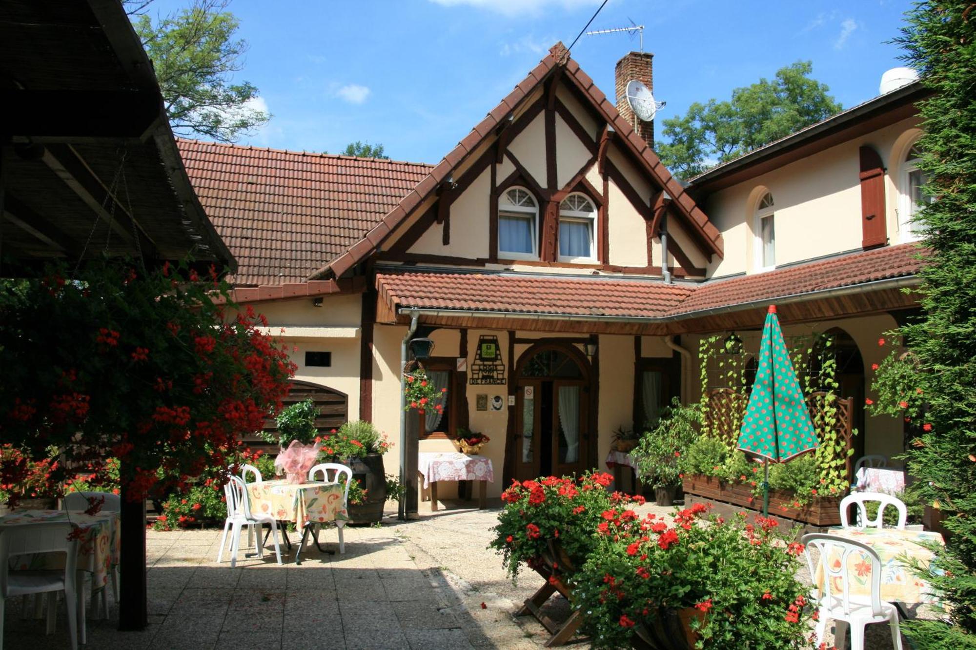Hotel Logis Doubs Rivage Charette-Varennes Exteriér fotografie